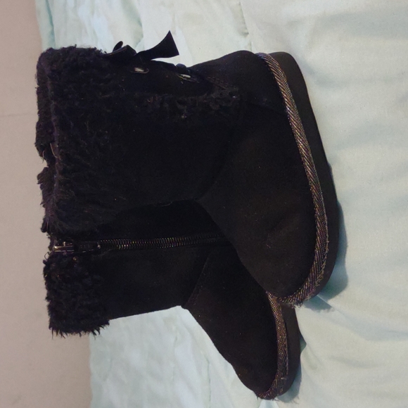 Toddler Boots - Picture 1 of 4